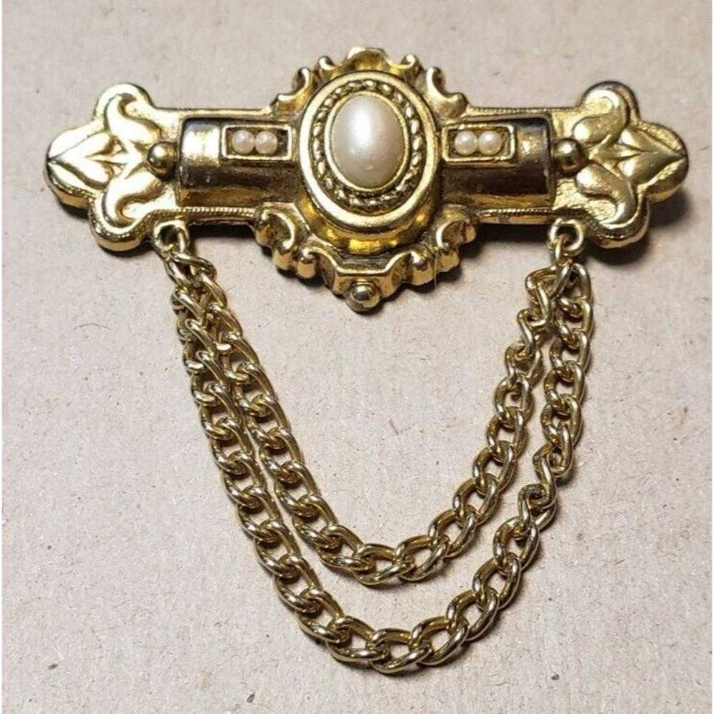 VINTAGE GOLD TONE FAUX PEARL CABOCHON DOUBLE CHAIN BROOCH PIN BAR